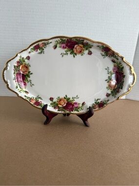 Royal Albert Old Country Roses 10" Oval Regal Tray Made In England 1962 Vintage